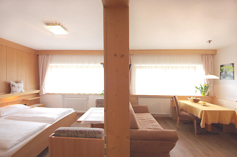 Apartments Chalet Ciufdlton Colfosco Phòng bức ảnh